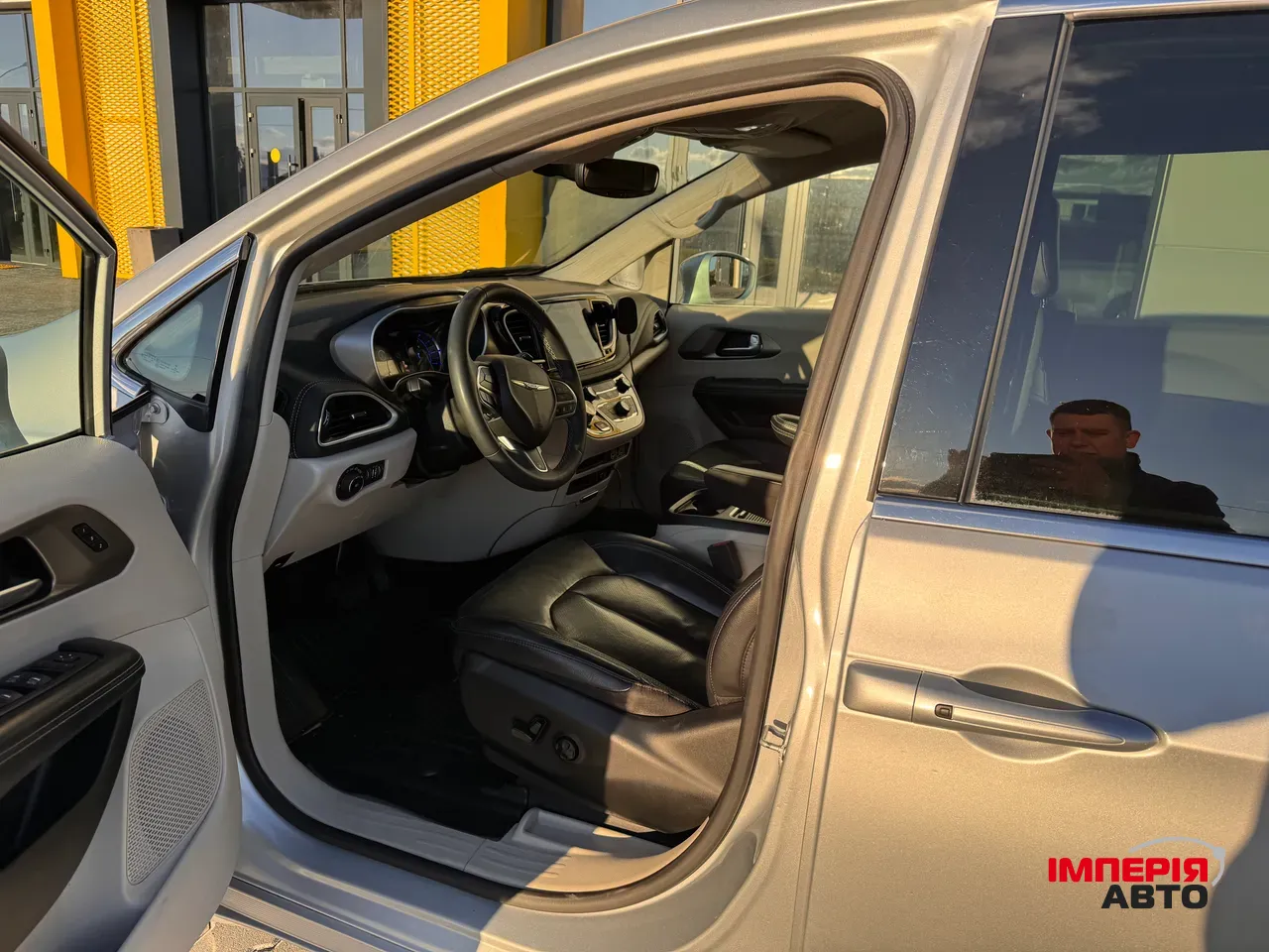 Chrysler Pacifica - фото 15