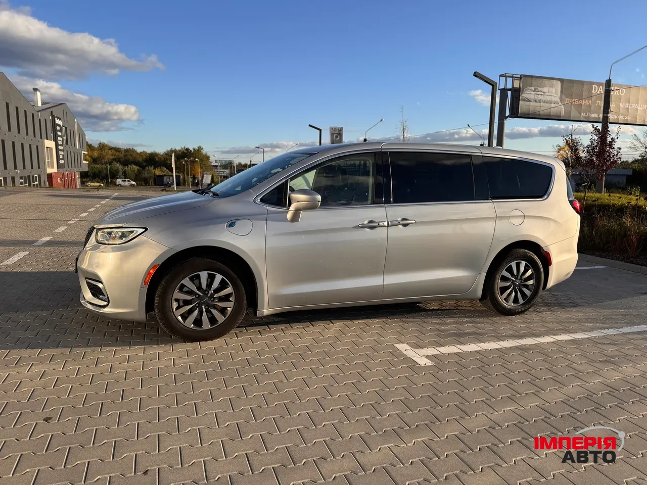 Chrysler Pacifica - фото 3