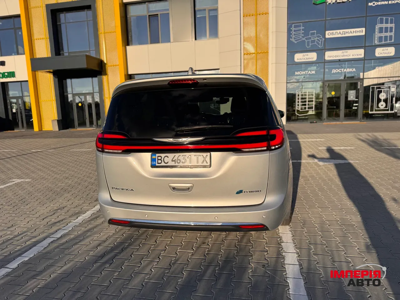 Chrysler Pacifica - фото 7