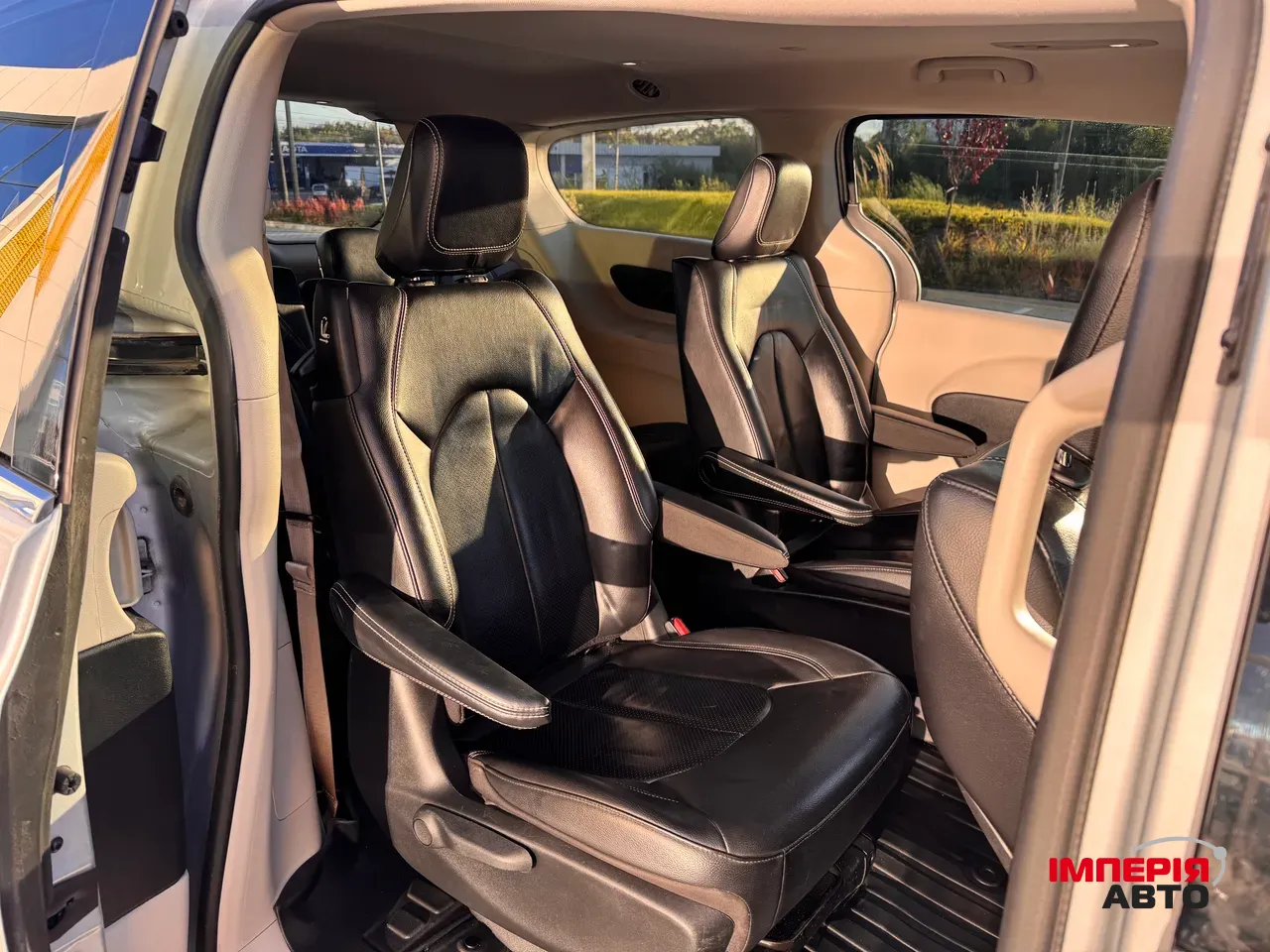 Chrysler Pacifica - фото 23