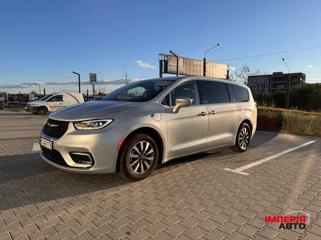 Chrysler Pacifica - фото 2