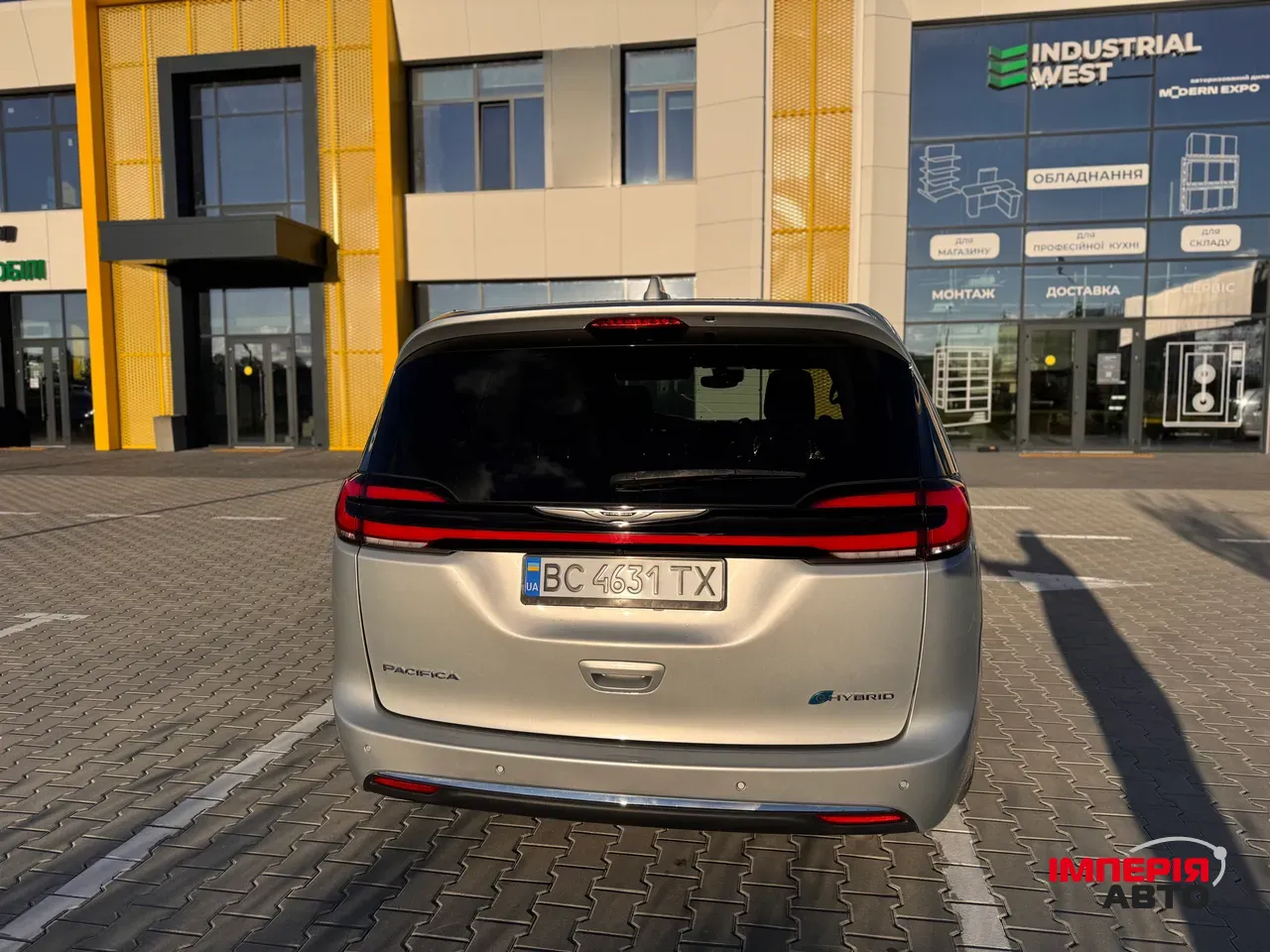 Chrysler Pacifica - фото 11