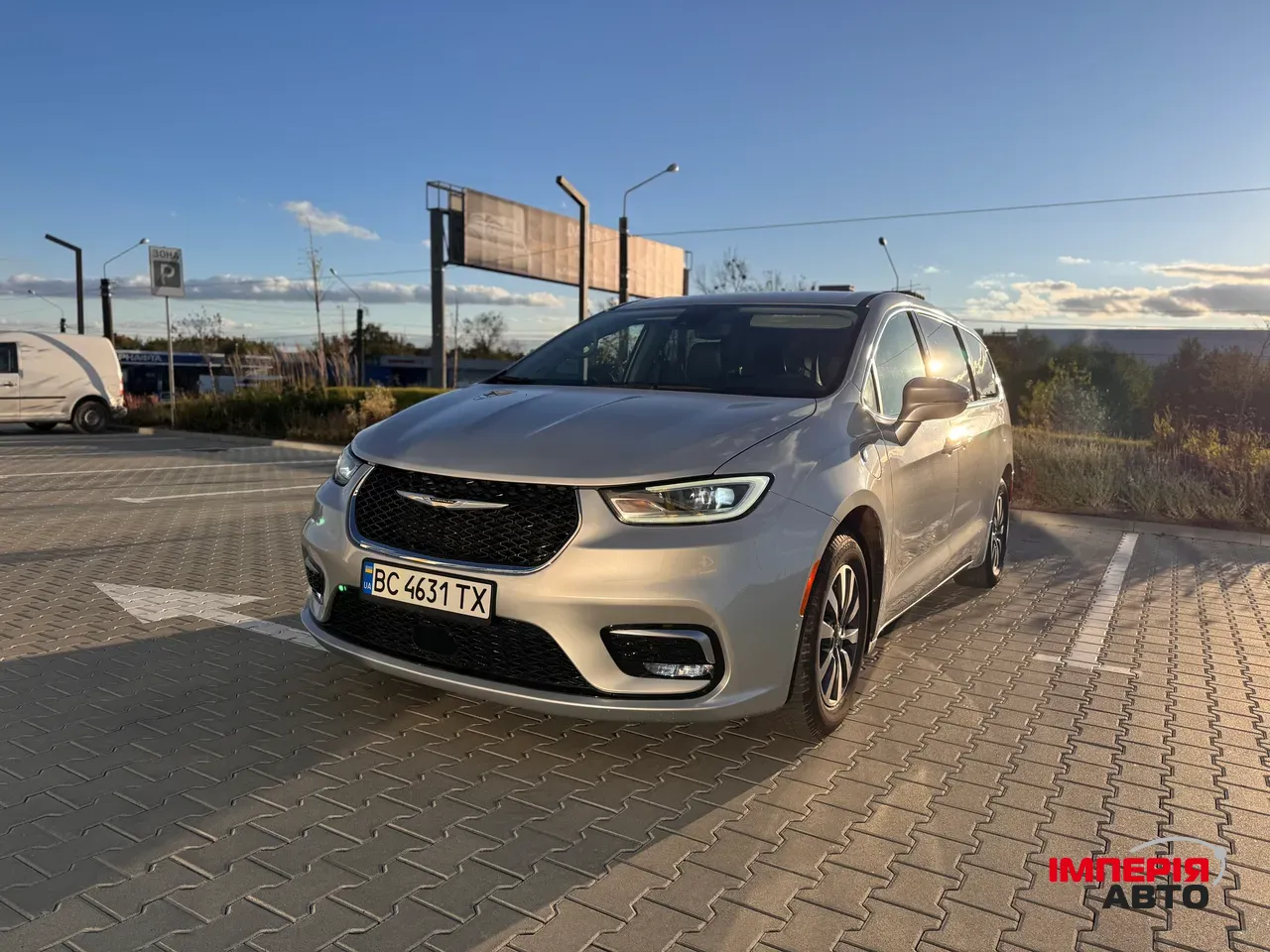 Chrysler Pacifica - фото 1