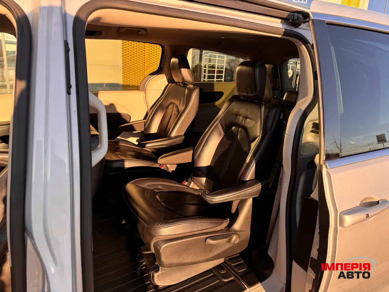 Chrysler Pacifica - фото 26