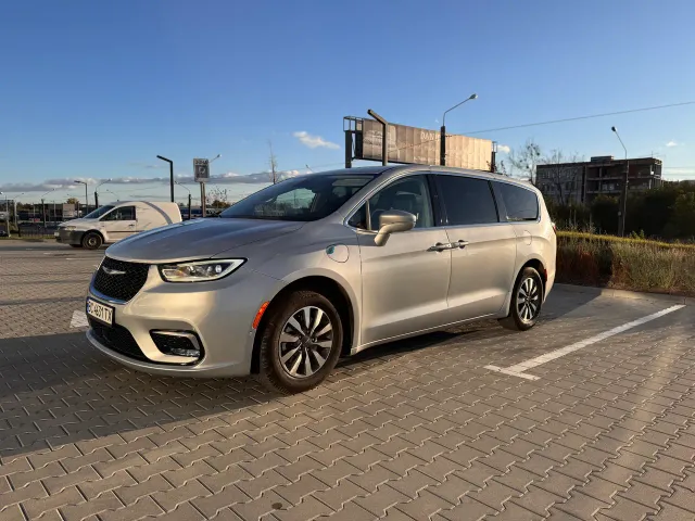 Chrysler Pacifica - фото 2