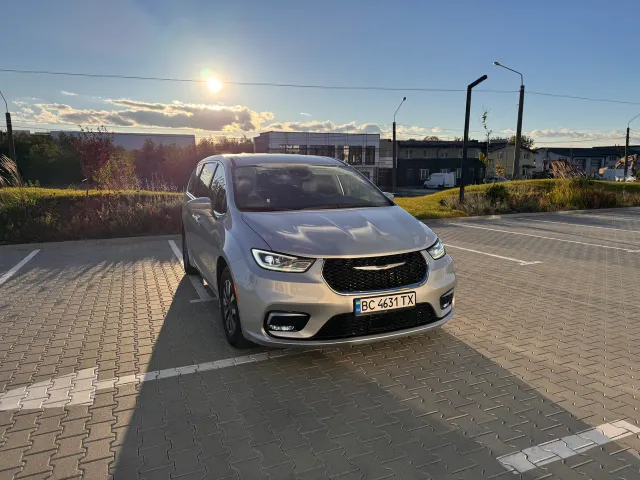 Chrysler Pacifica - фото 5