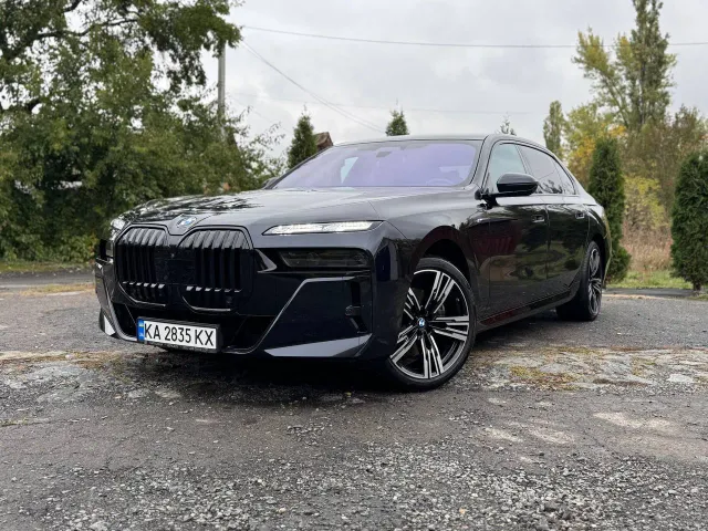 BMW 7 серії - фото 1