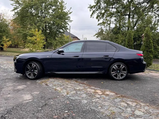 BMW 7 серії - фото 3