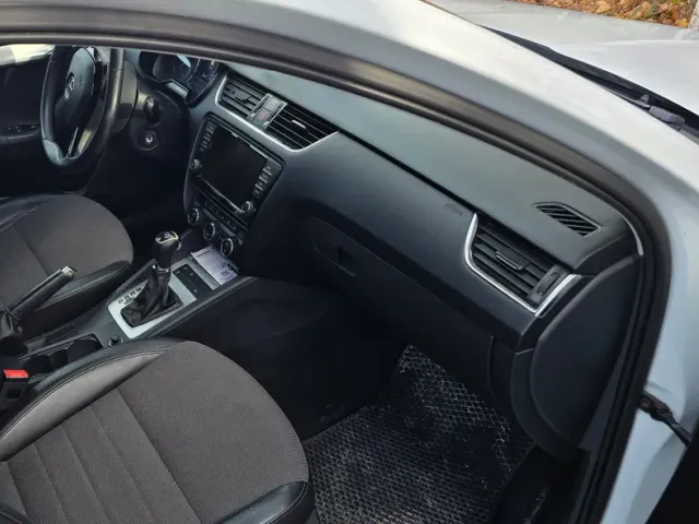 Skoda Octavia - фото 1