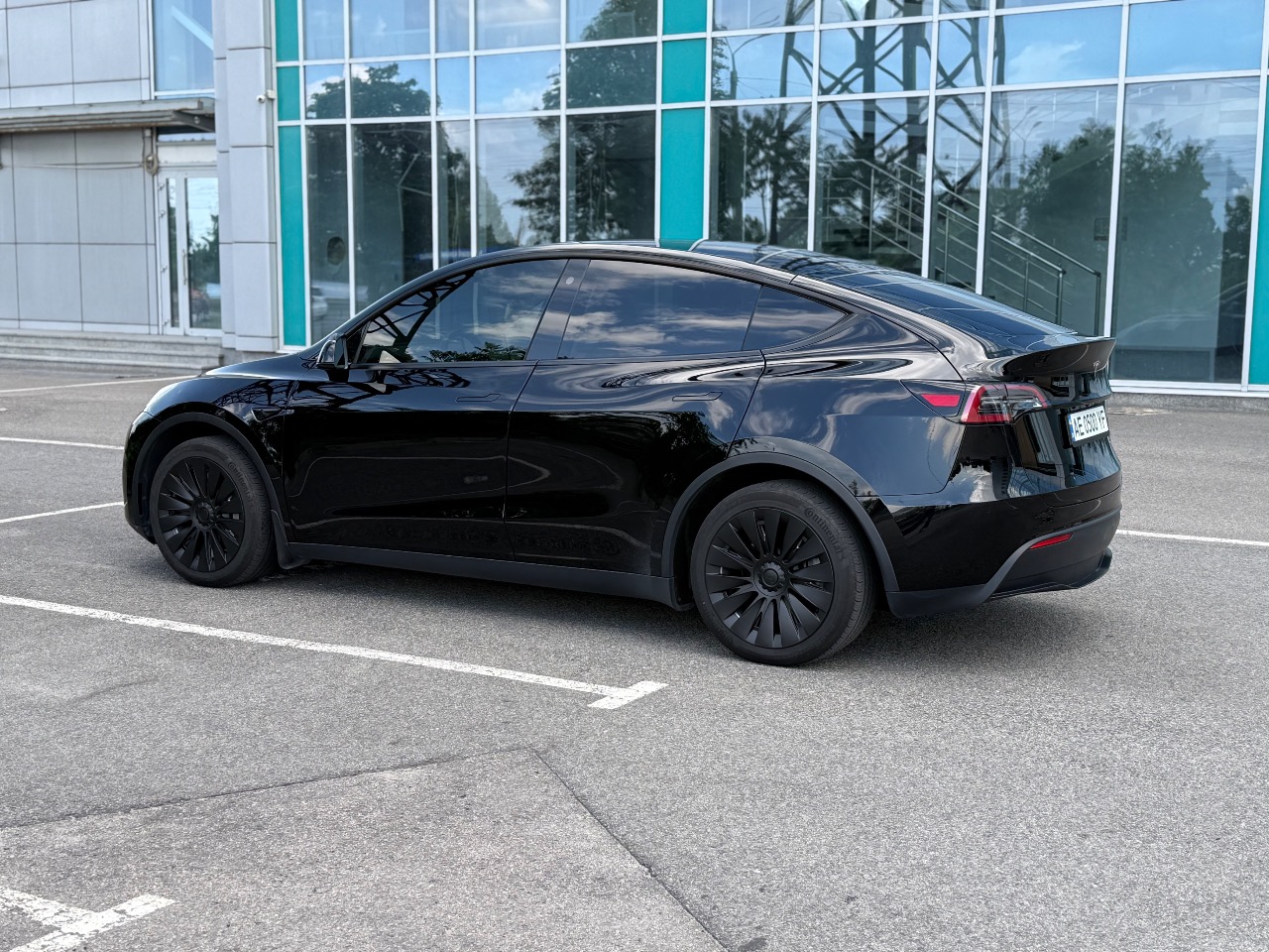 Tesla Model Y - фото 21