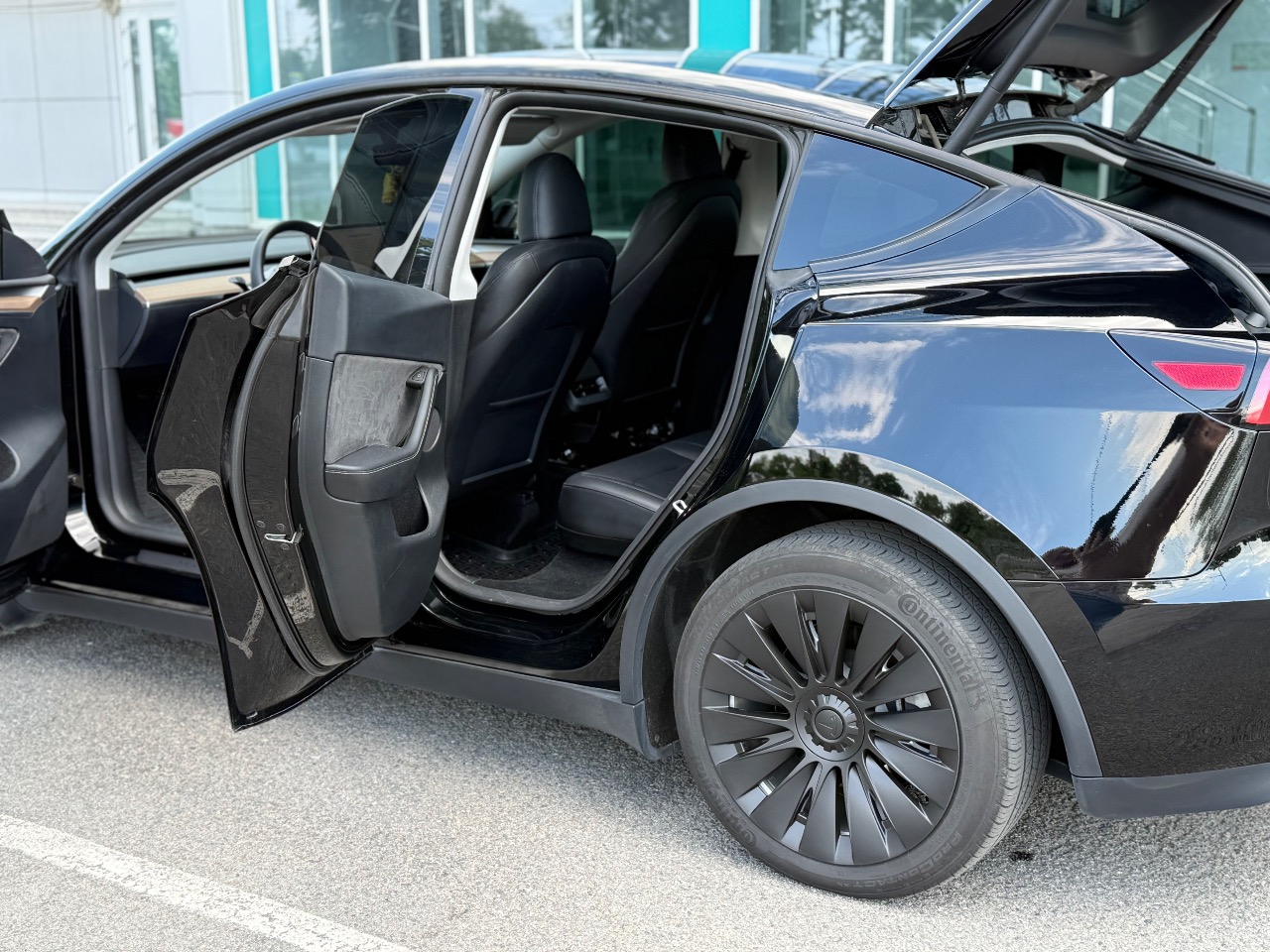 Tesla Model Y - фото 7