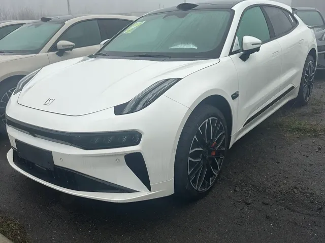 Zeekr 001 - фото 3