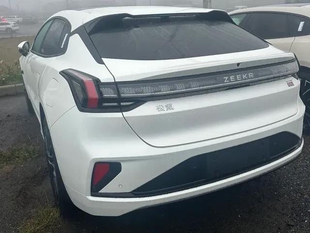 Zeekr 001 - фото 4