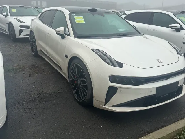 Zeekr 001 - фото 1