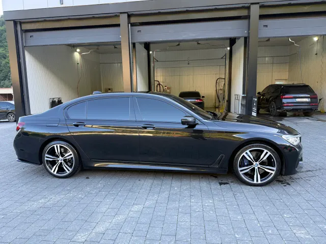 BMW 7 серії - фото 3