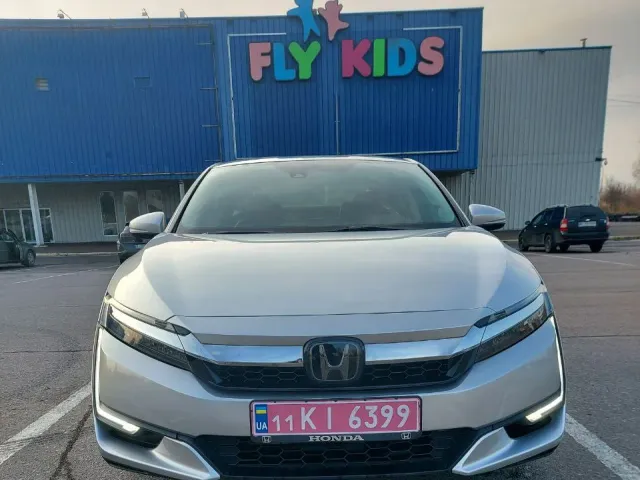 Honda Clarity - фото 2
