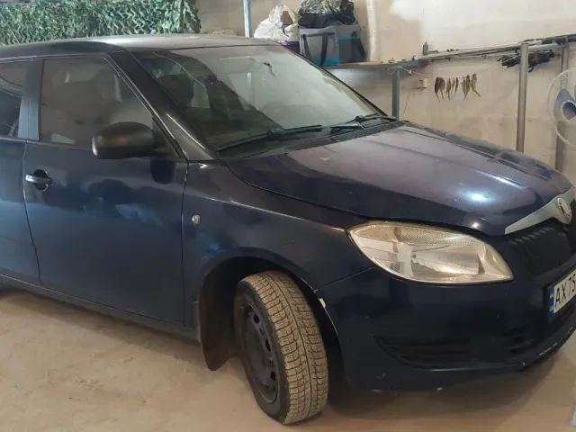 Skoda Fabia - фото 5