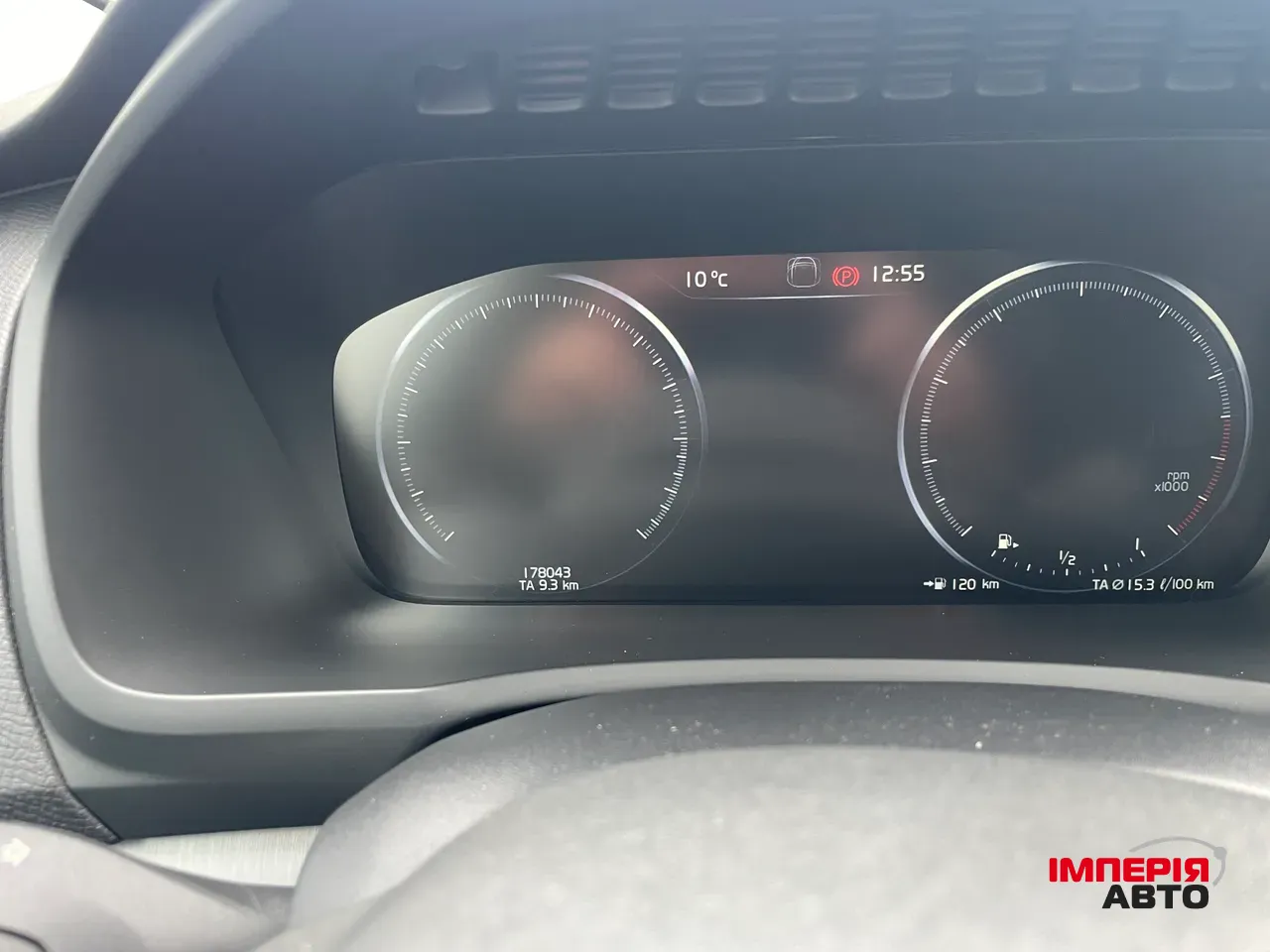 Volvo XC90 - фото 14