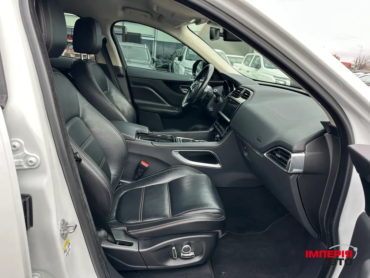 Jaguar F-Pace - фото 33