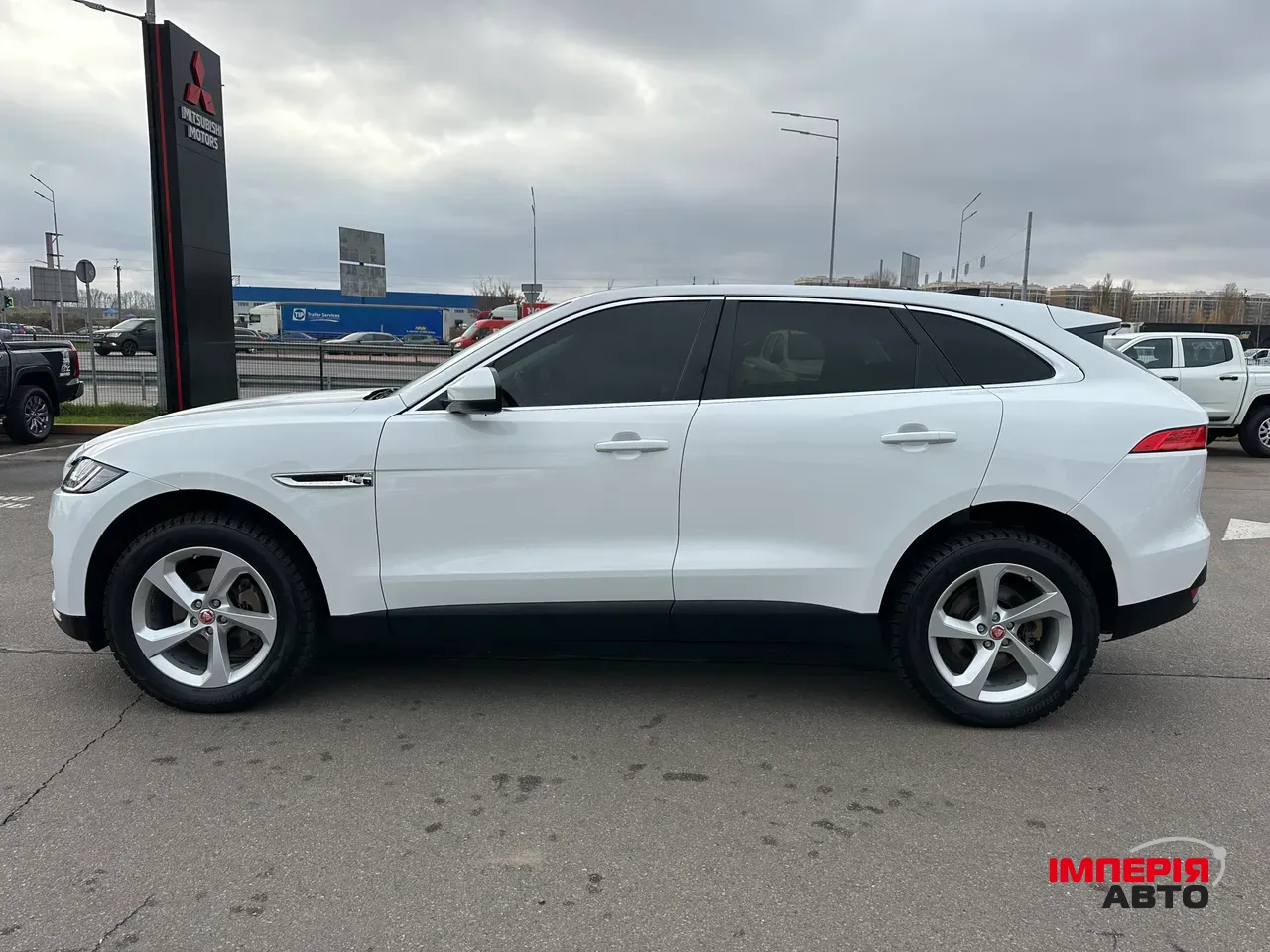 Jaguar F-Pace - фото 5