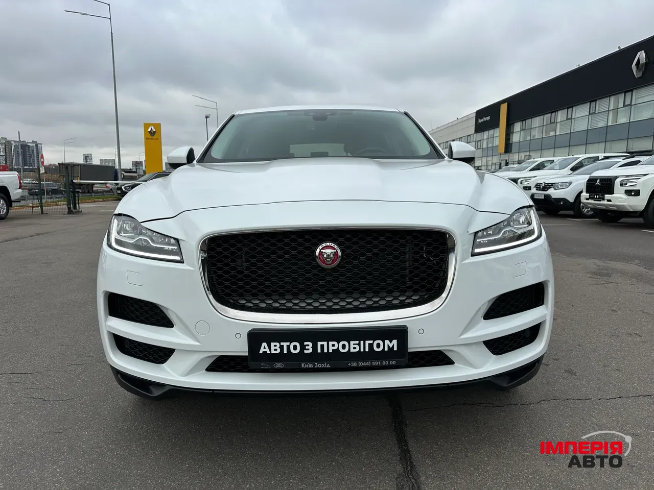 Jaguar F-Pace - фото 2