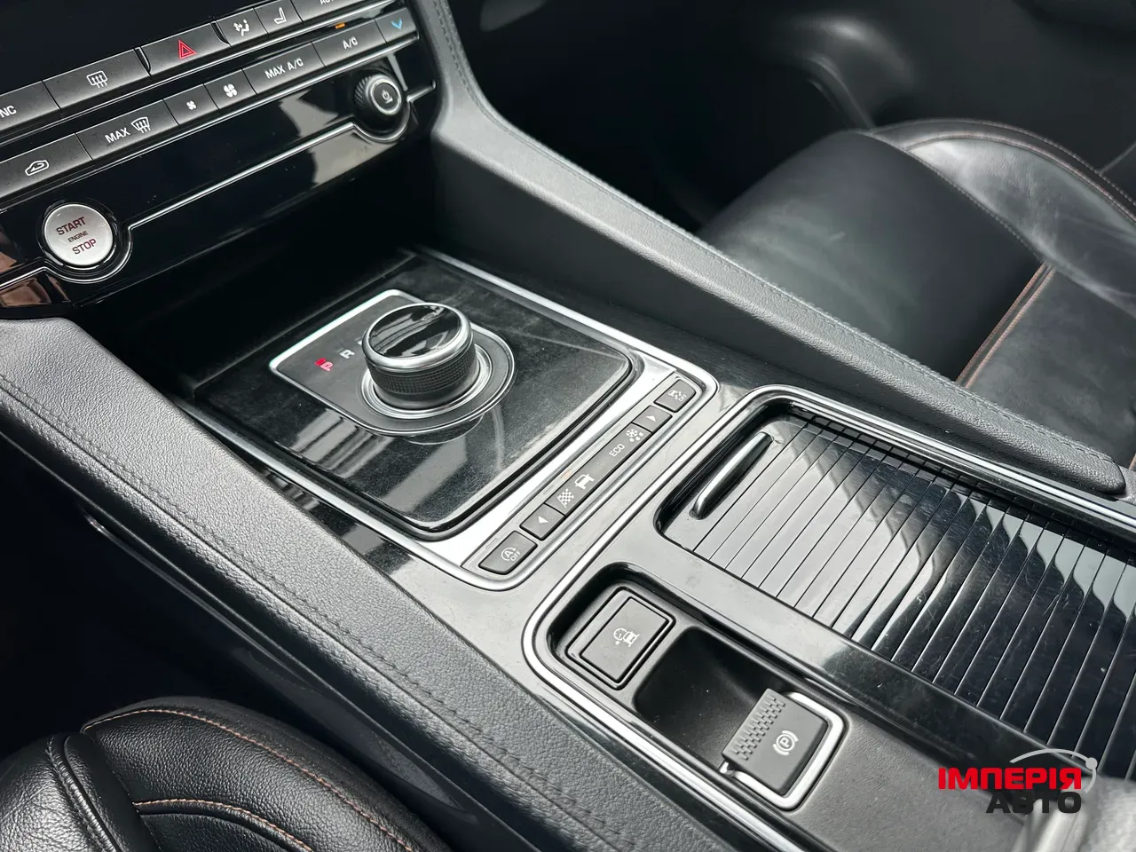 Jaguar F-Pace - фото 29