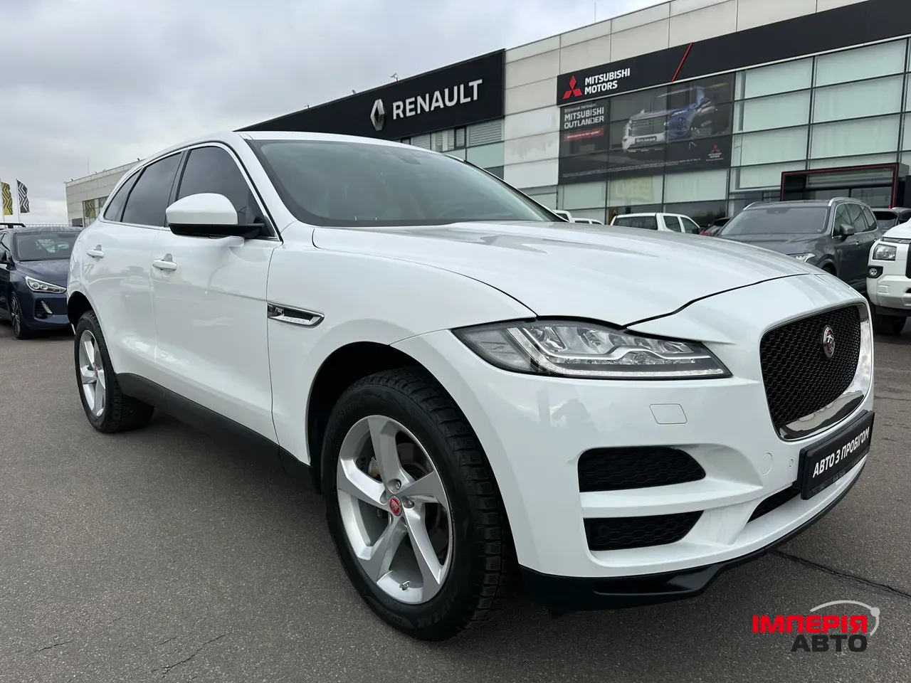 Jaguar F-Pace - фото 3