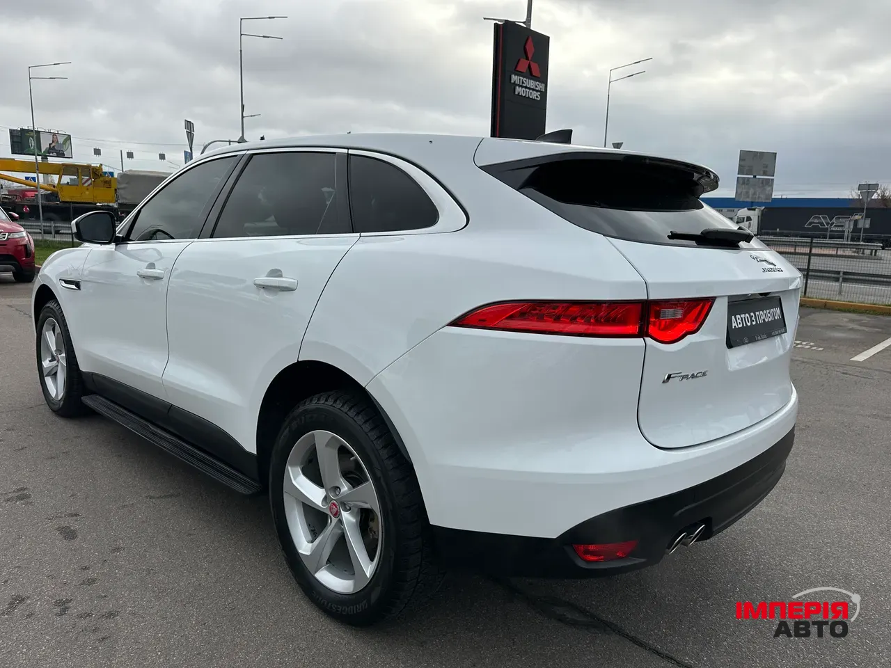Jaguar F-Pace - фото 6