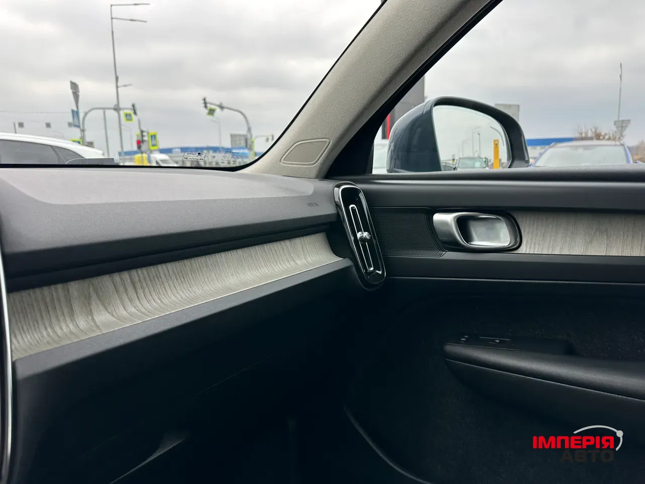 Volvo XC40 - фото 32