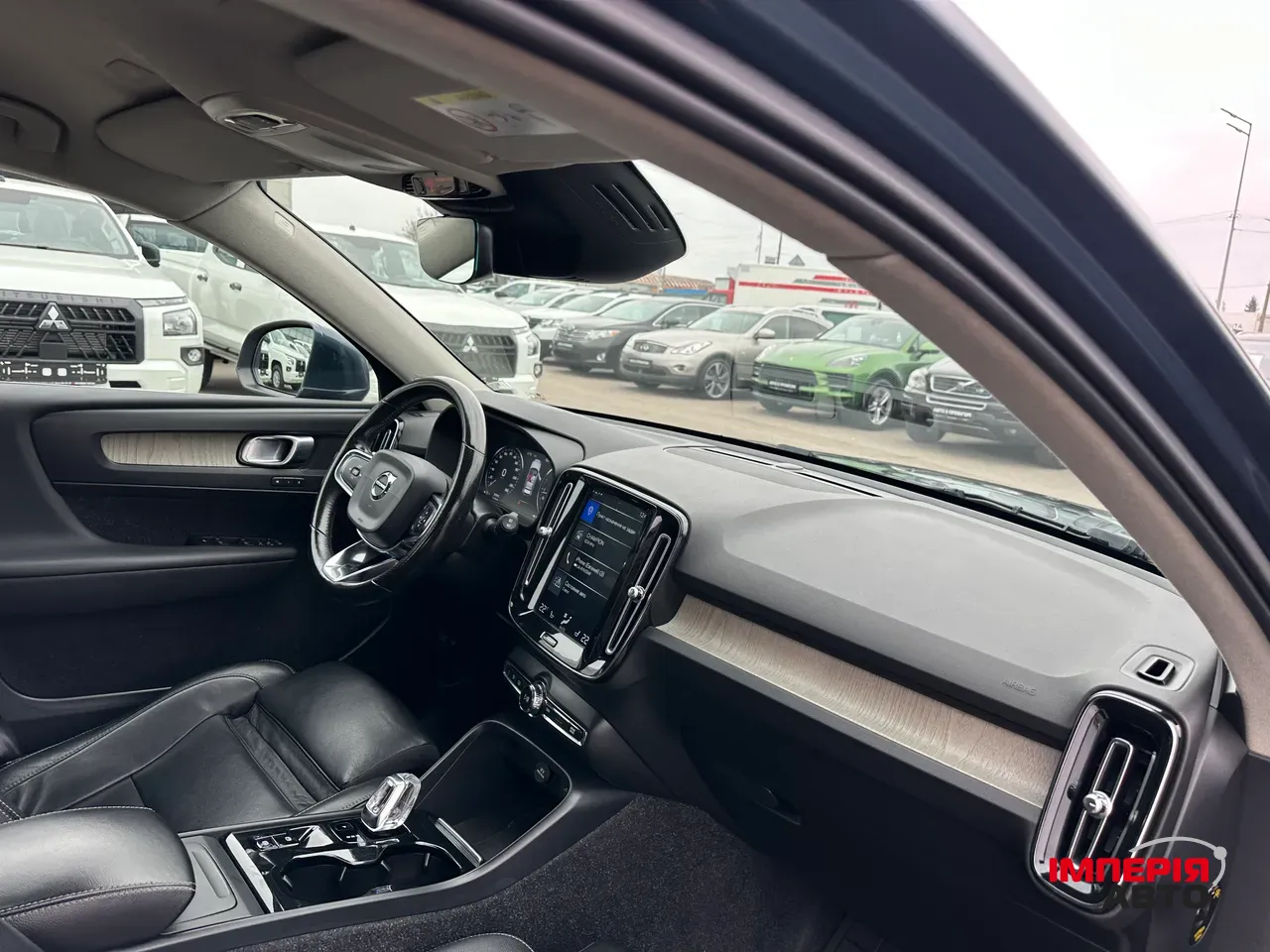 Volvo XC40 - фото 35