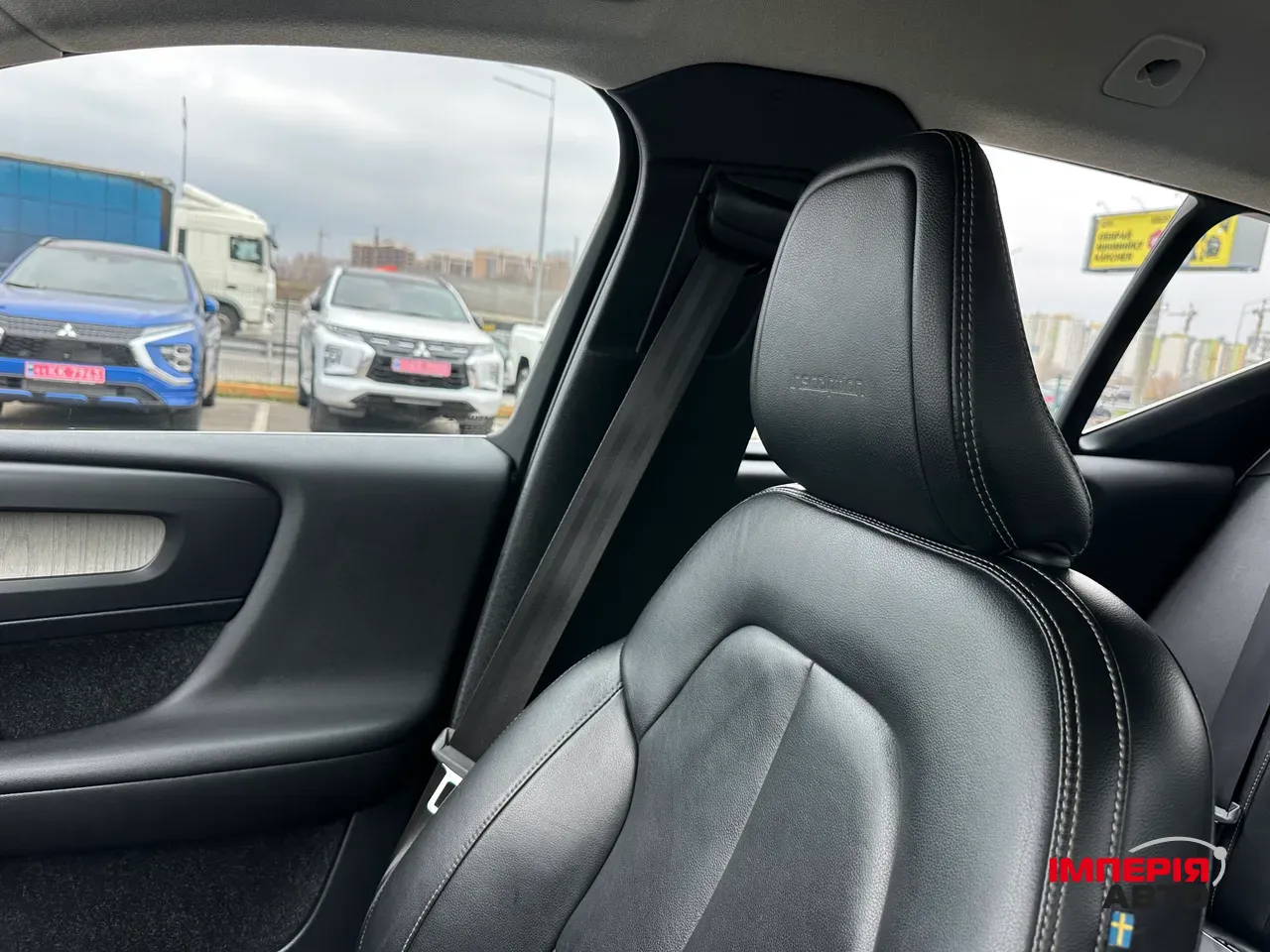 Volvo XC40 - фото 33