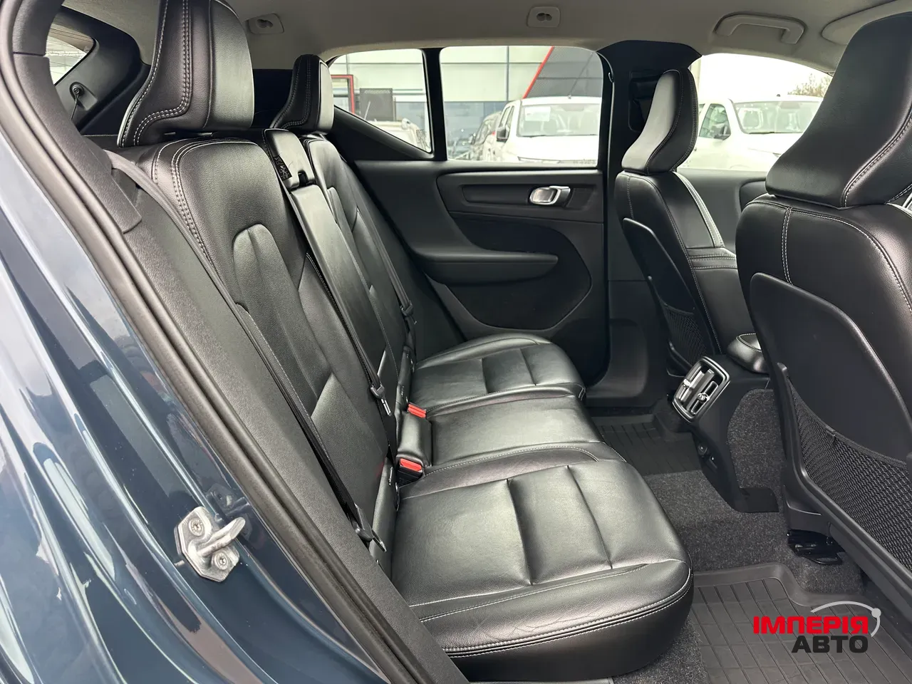 Volvo XC40 - фото 37