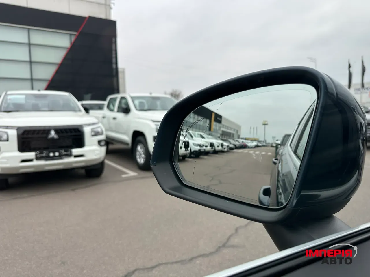 Volvo XC40 - фото 18