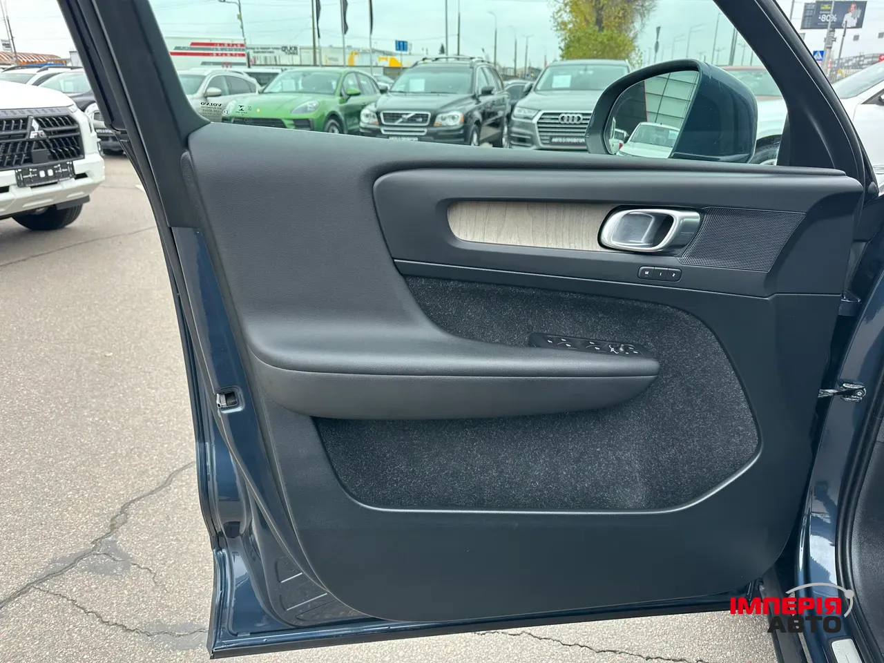 Volvo XC40 - фото 19