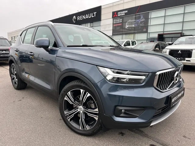 Volvo XC40 - фото 1
