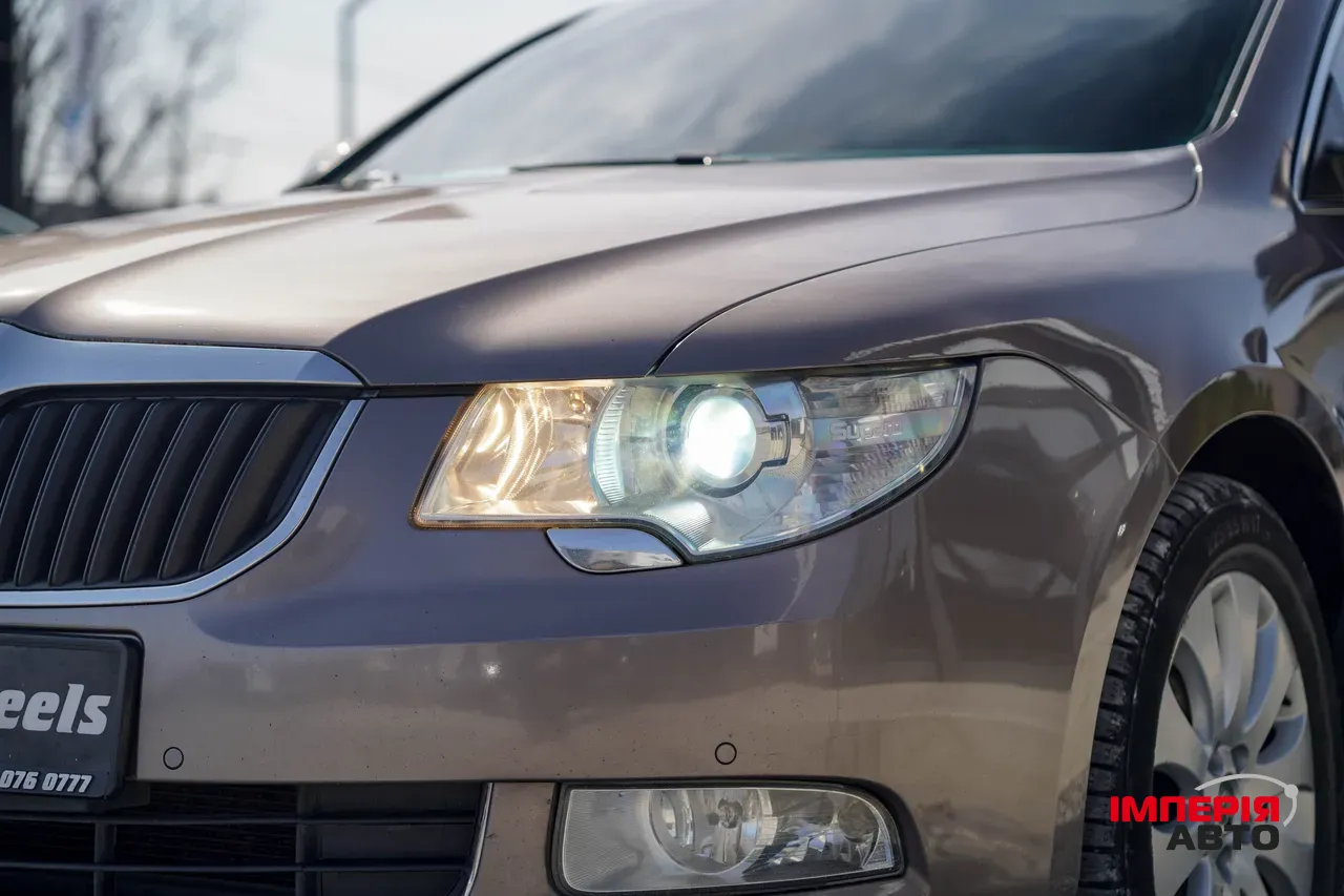 Skoda Superb - фото 10