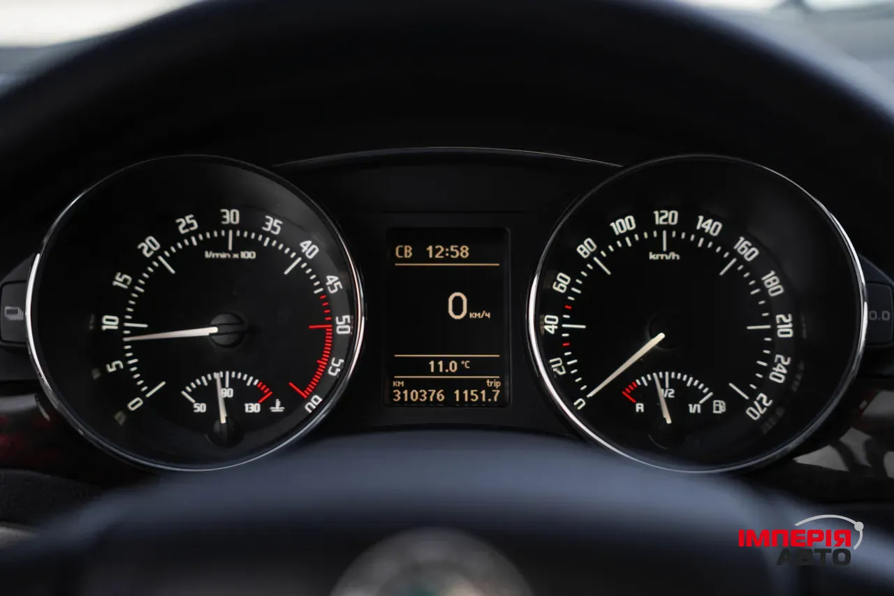 Skoda Superb - фото 18