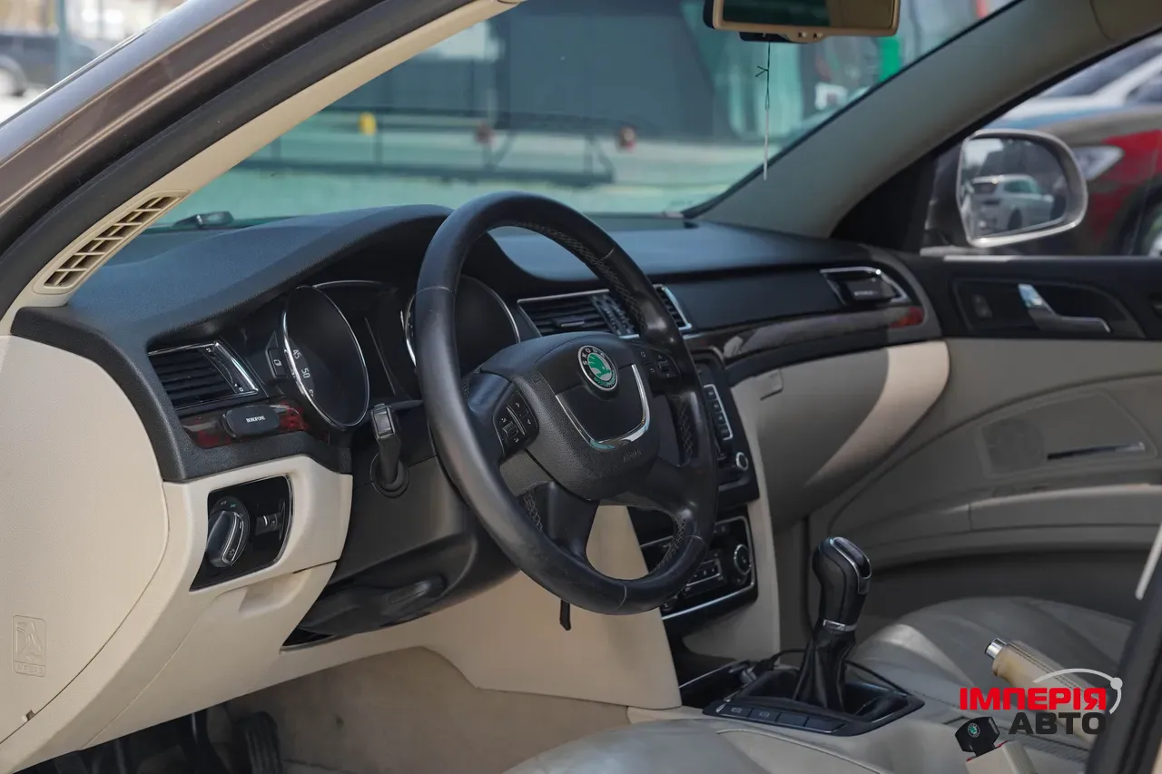 Skoda Superb - фото 15