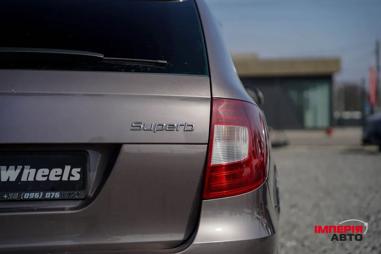 Skoda Superb - фото 8