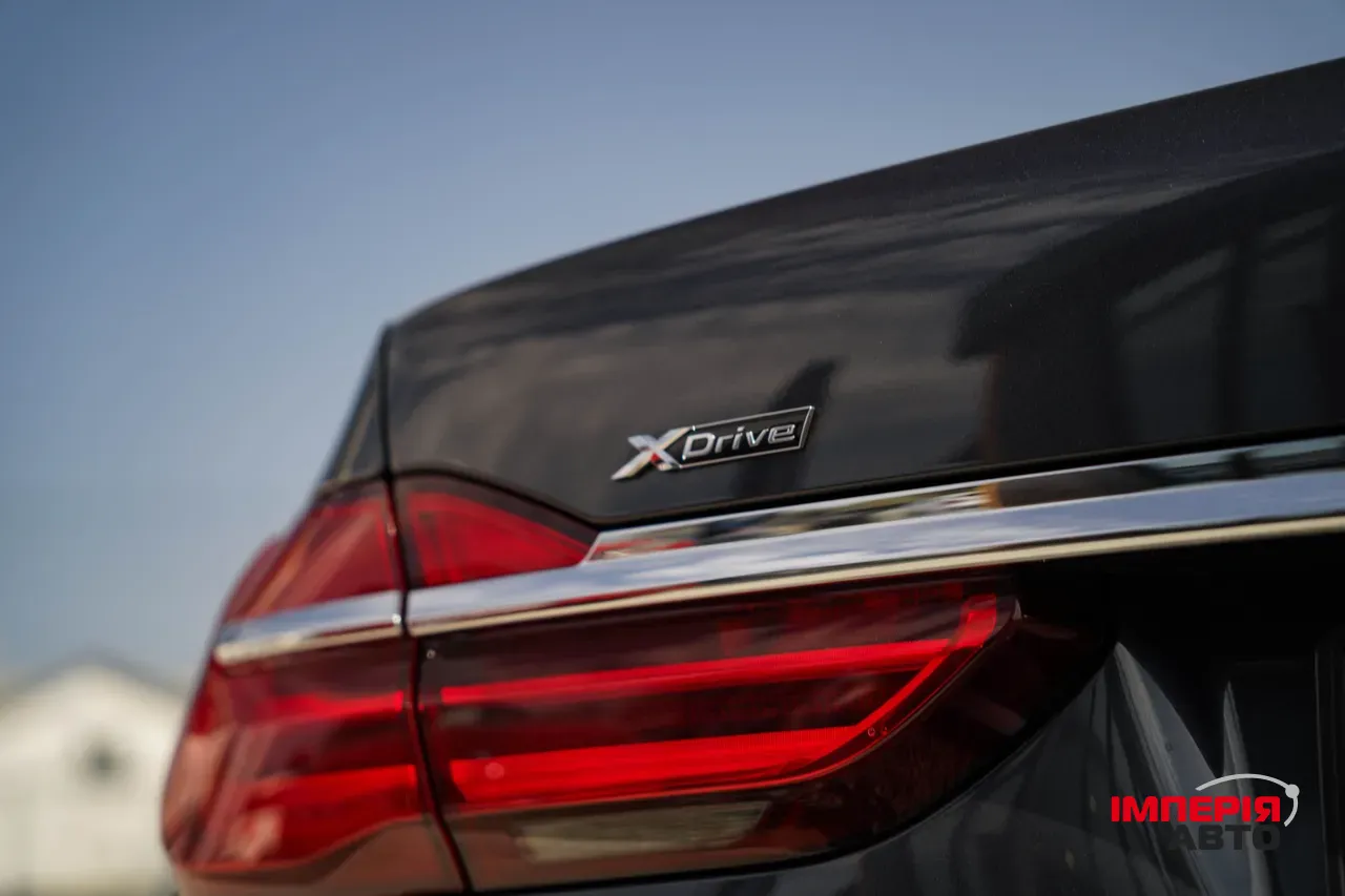 BMW 7 серії - фото 9