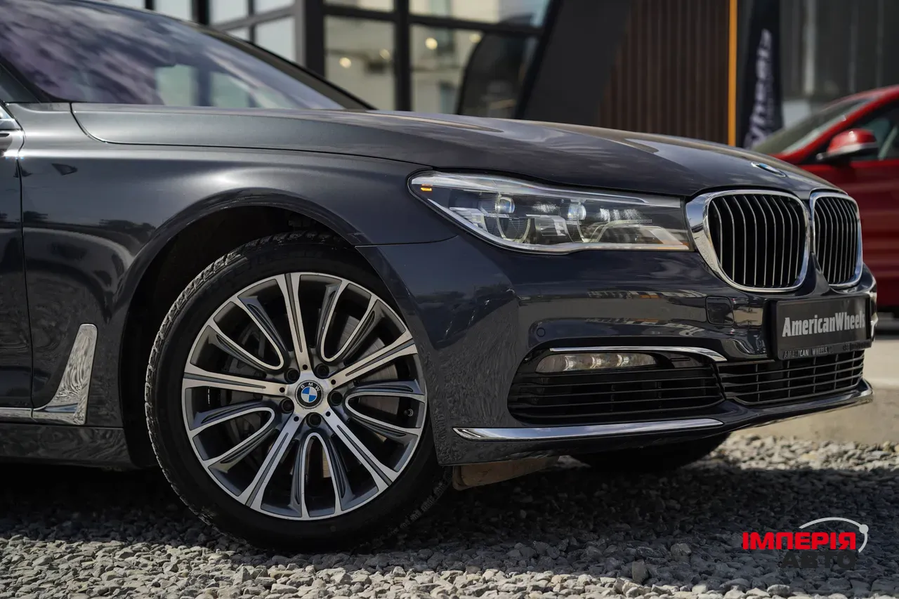 BMW 7 серії - фото 12