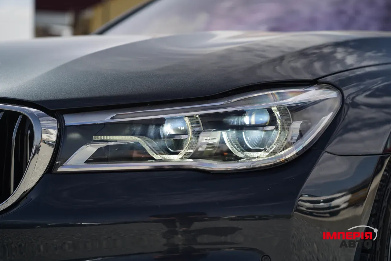 BMW 7 серії - фото 14