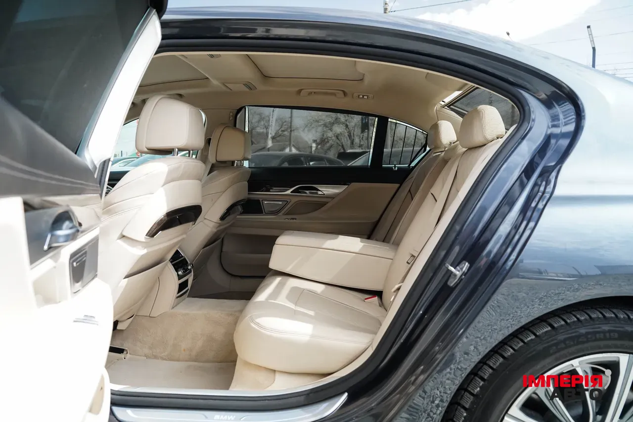 BMW 7 серії - фото 35