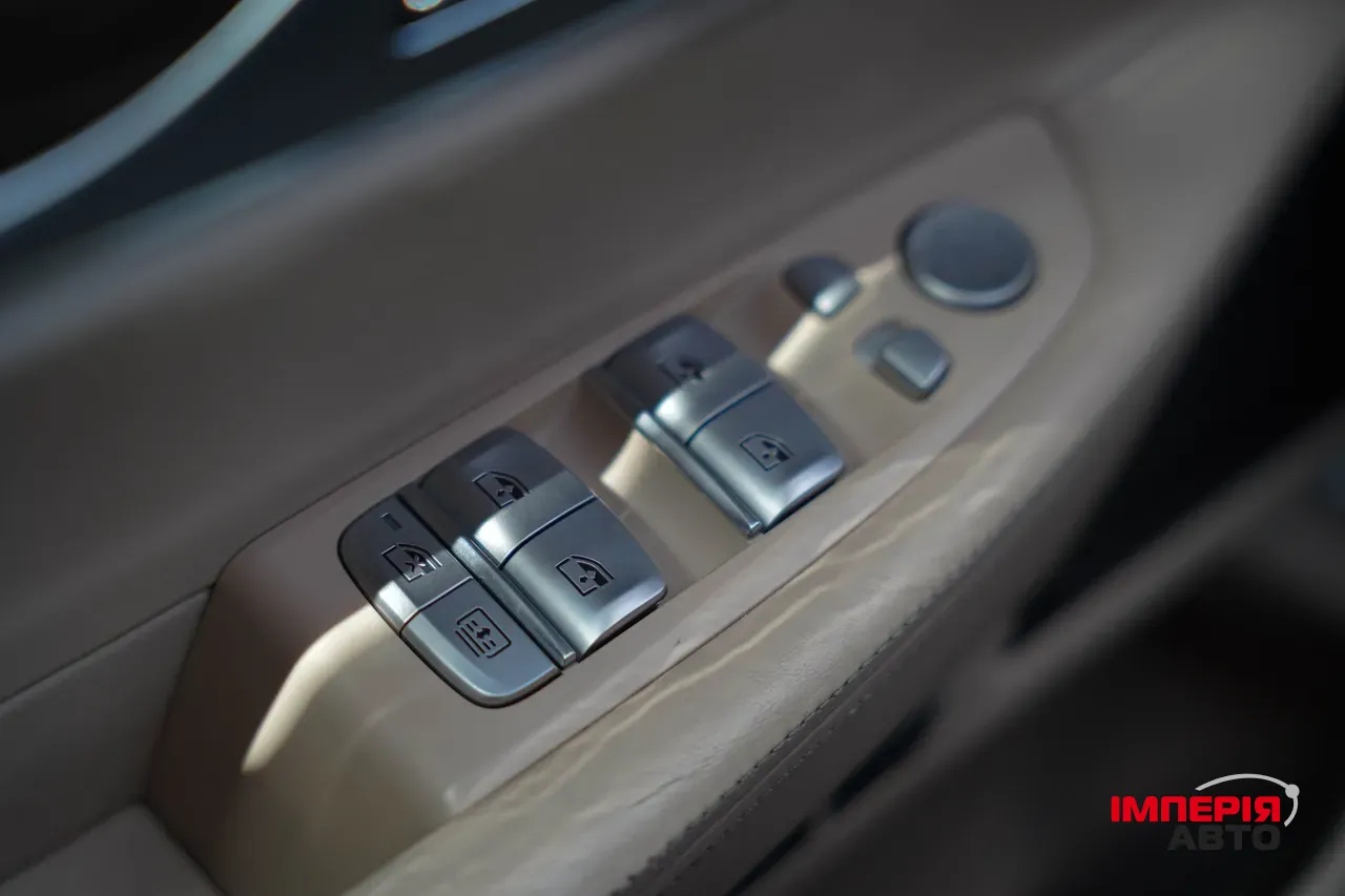 BMW 7 серії - фото 17