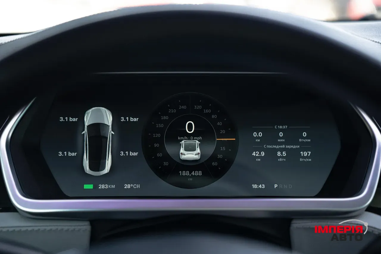 Tesla Model S - фото 17