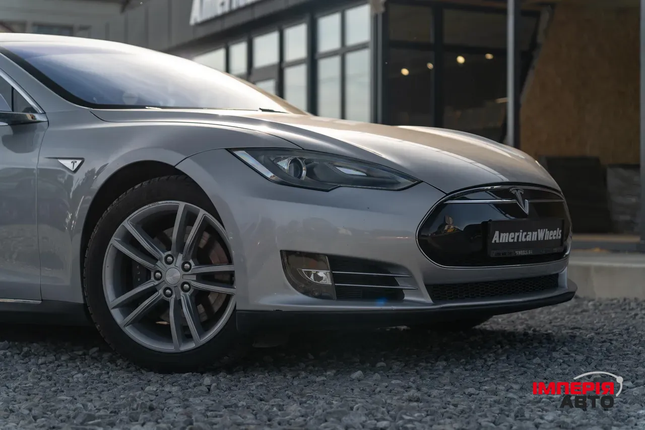 Tesla Model S - фото 10