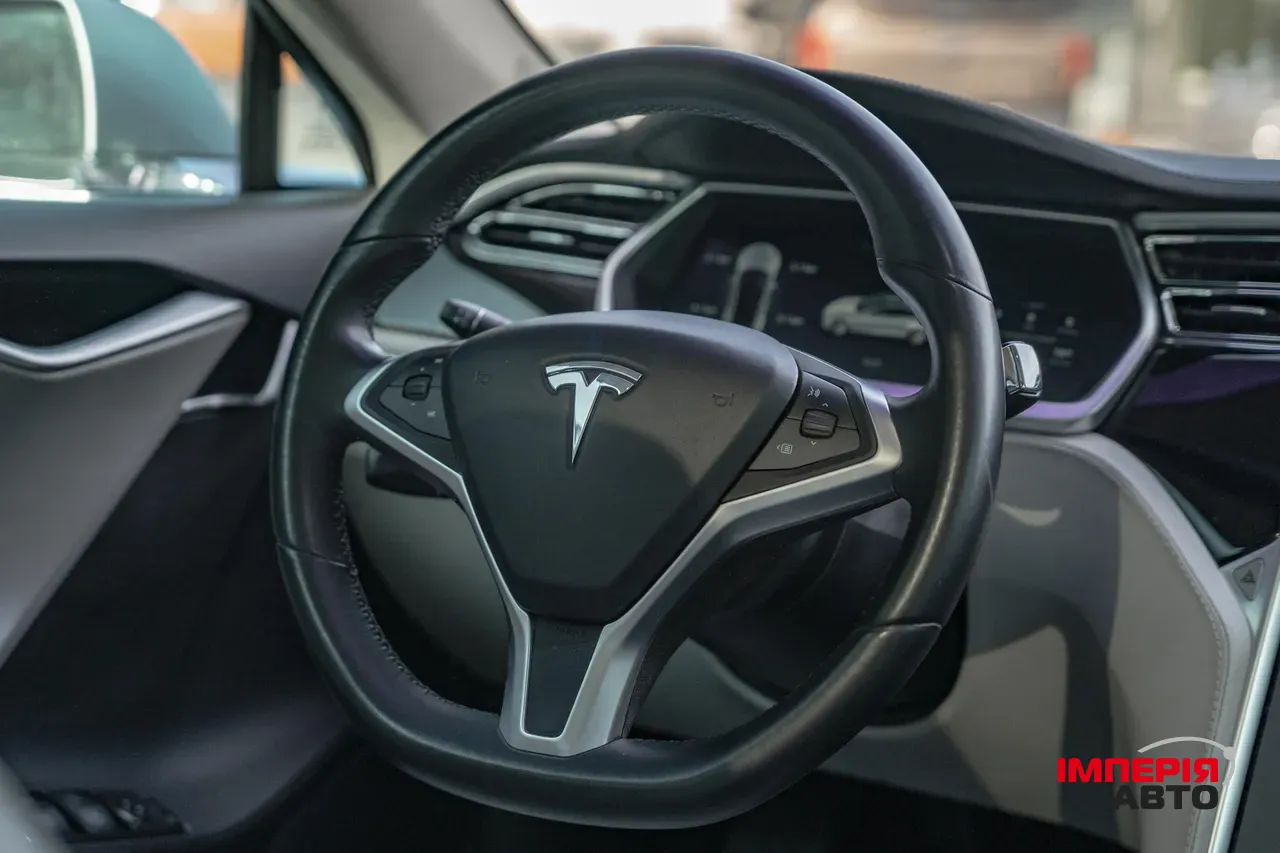 Tesla Model S - фото 16