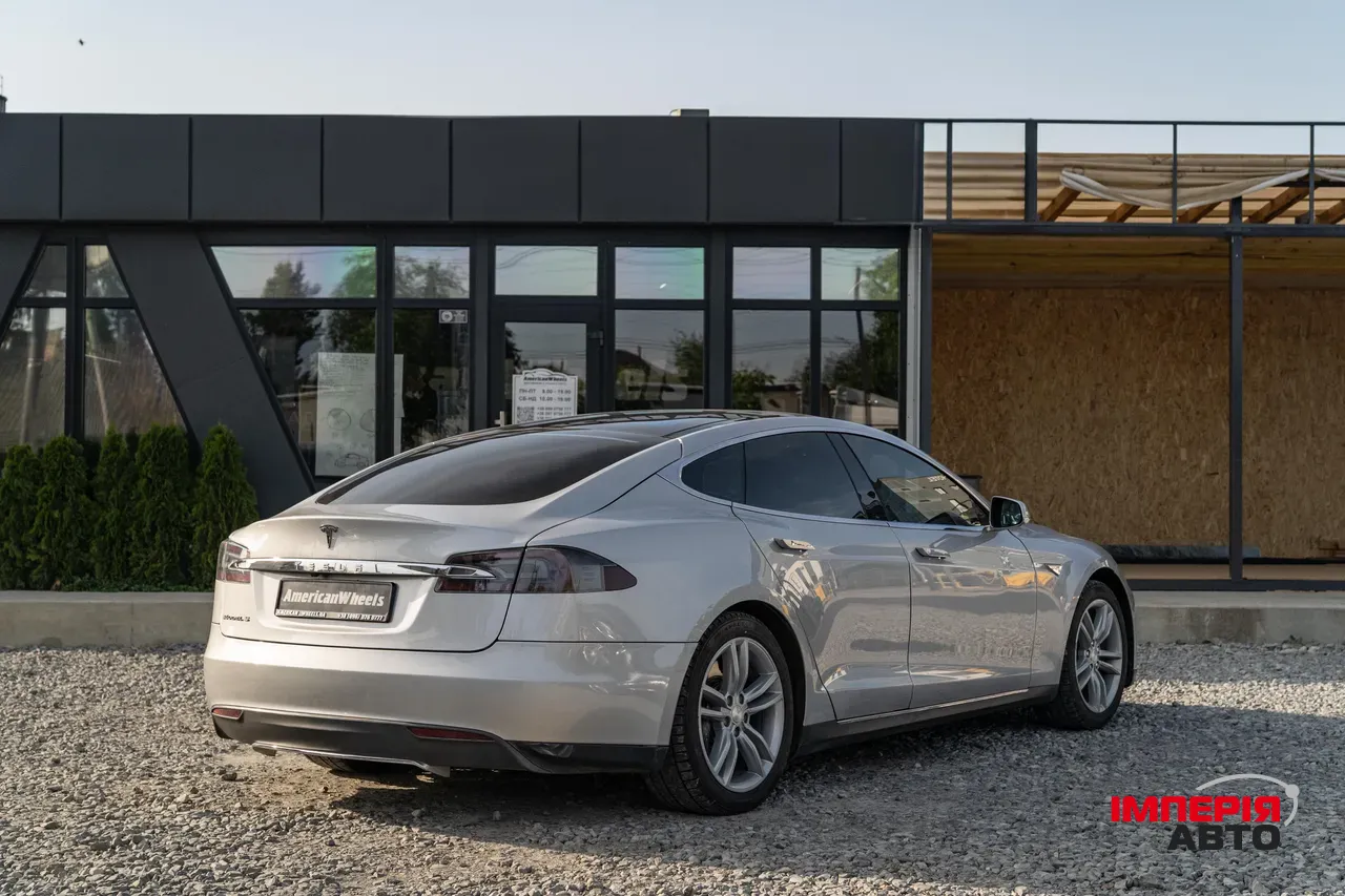 Tesla Model S - фото 5