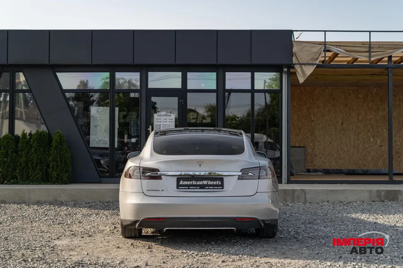 Tesla Model S - фото 6