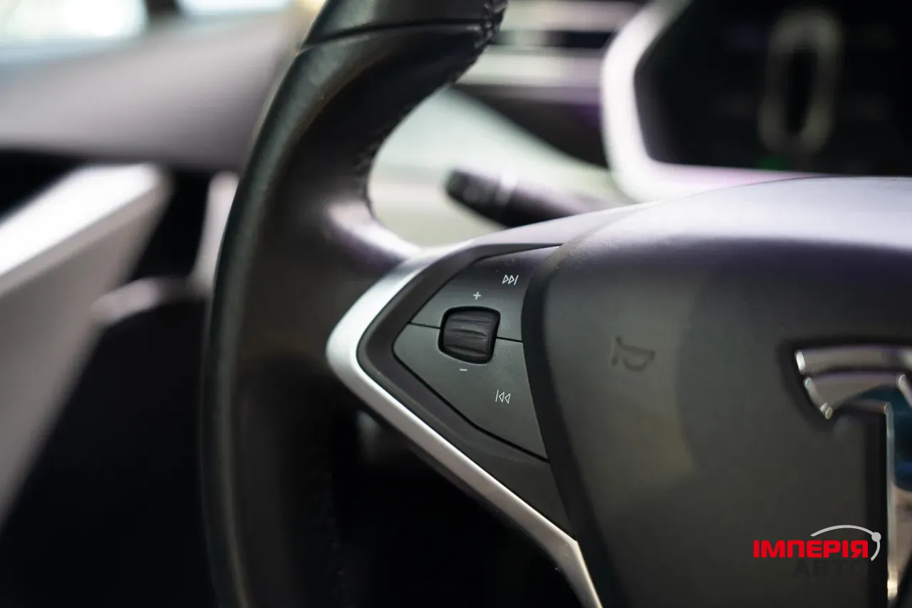 Tesla Model S - фото 18